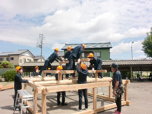 屋根の小屋組み